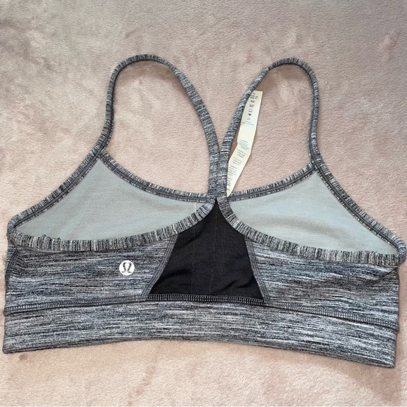 Lululemon sport bra size 6 - Picture 2 of 7
